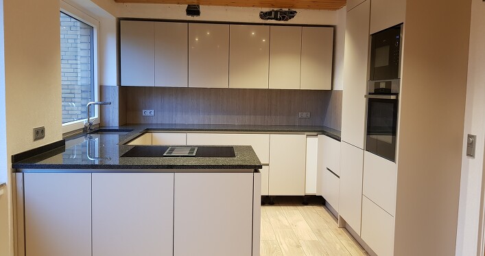 Ihre Wunschküche finden Sie bei uns. Ihre Wunschküche finden Sie bei uns.